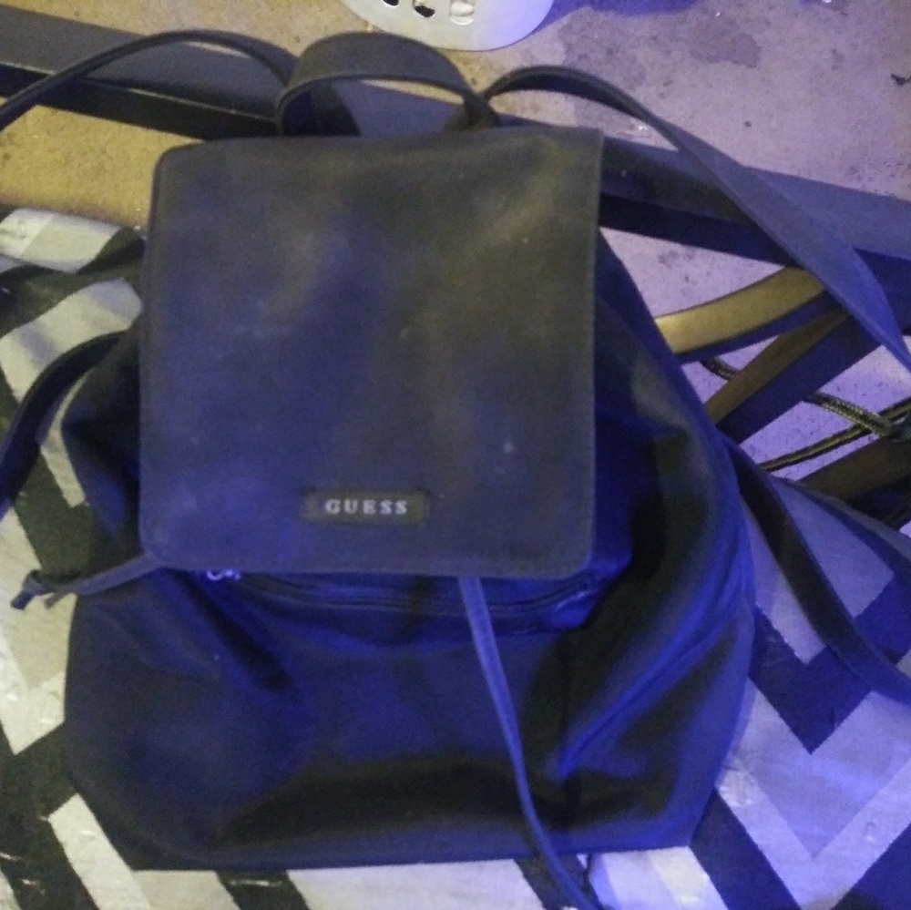 Guess back pack - Picture 3 of 3